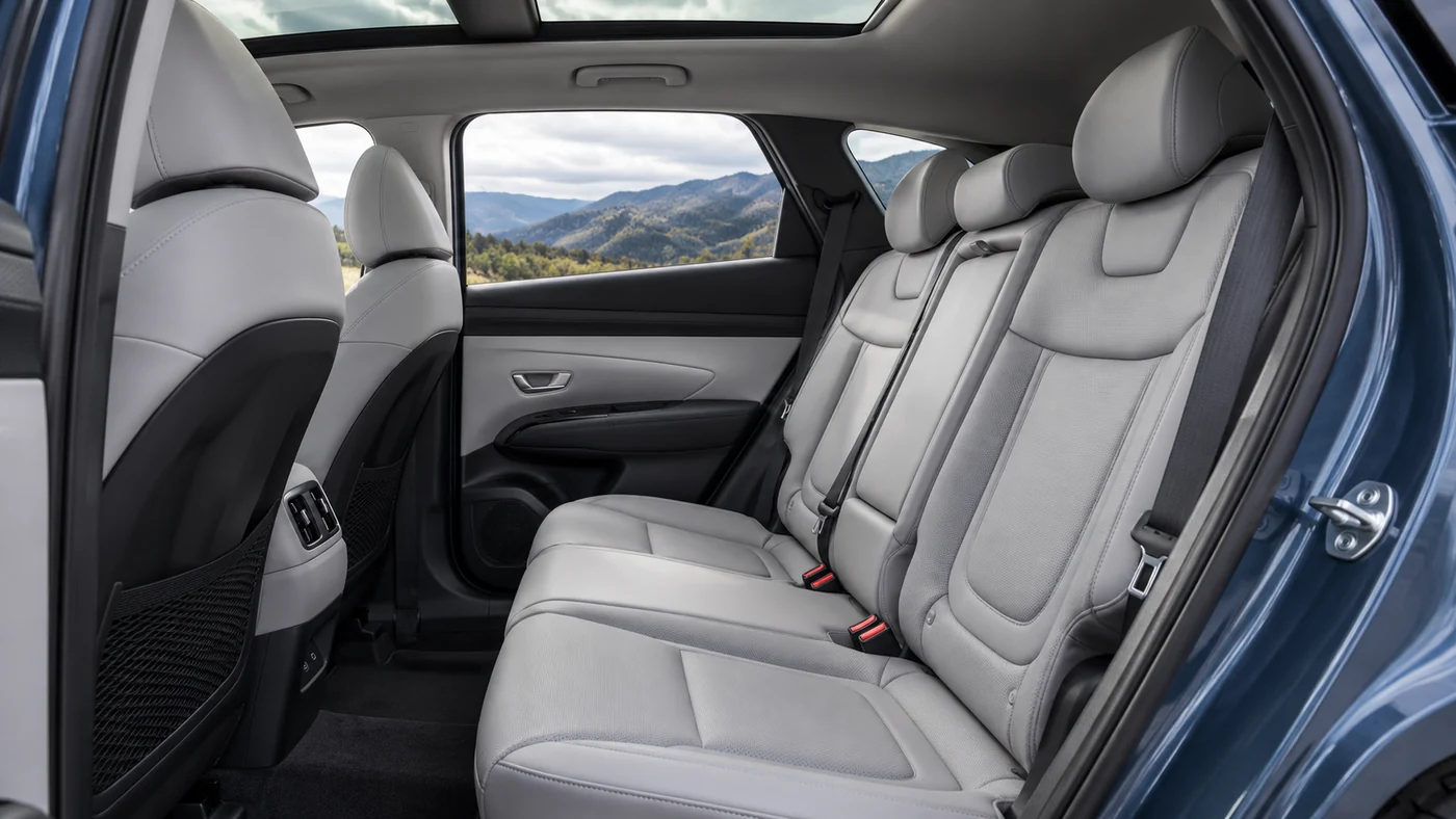 AI illustration of the Tucson Limited rear bench and the space behind the front seats